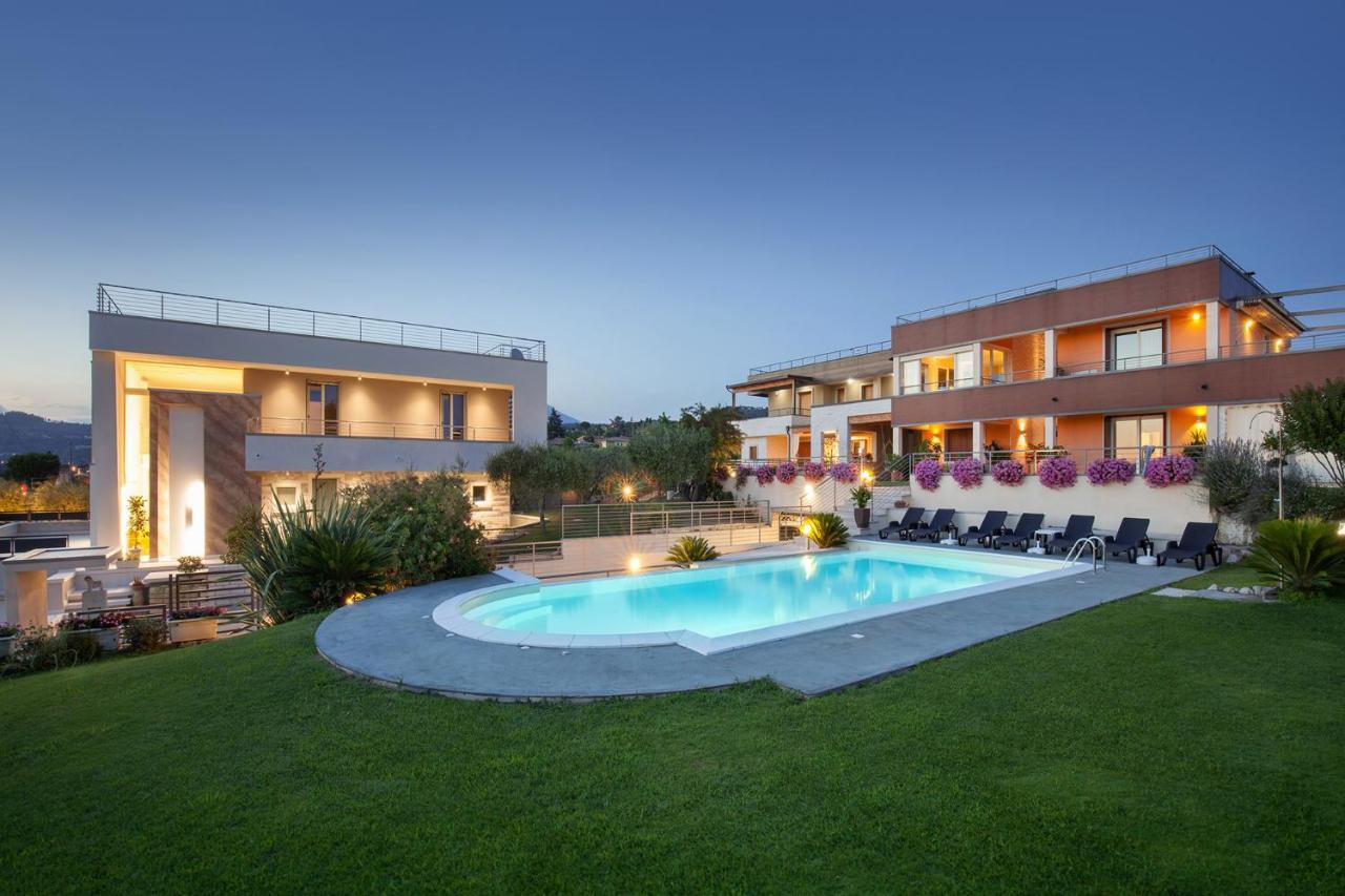 Villa Aurora-Holiday Home Apt3 Bardolino Buitenkant foto