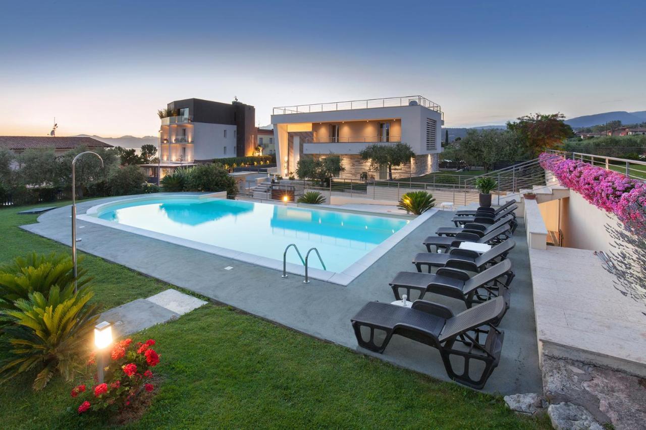 Villa Aurora-Holiday Home Apt3 Bardolino Buitenkant foto