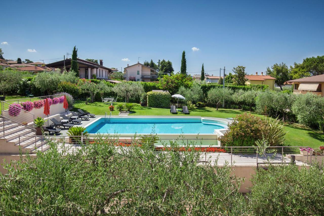 Villa Aurora-Holiday Home Apt3 Bardolino Buitenkant foto