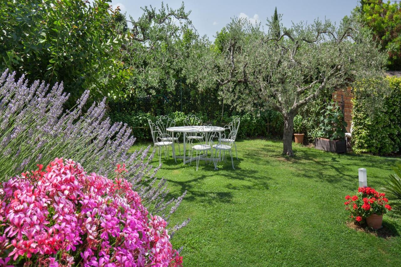 Villa Aurora-Holiday Home Apt3 Bardolino Buitenkant foto